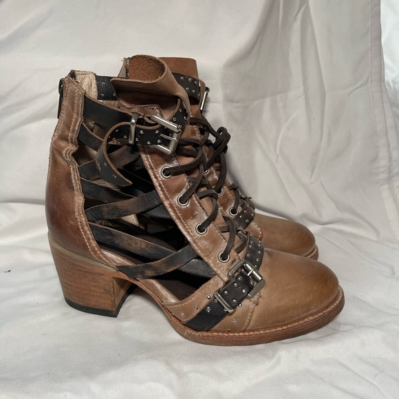 Freebird Cheyenne Heeled Sandal Booties. Size 8 - Picture 2 of 8